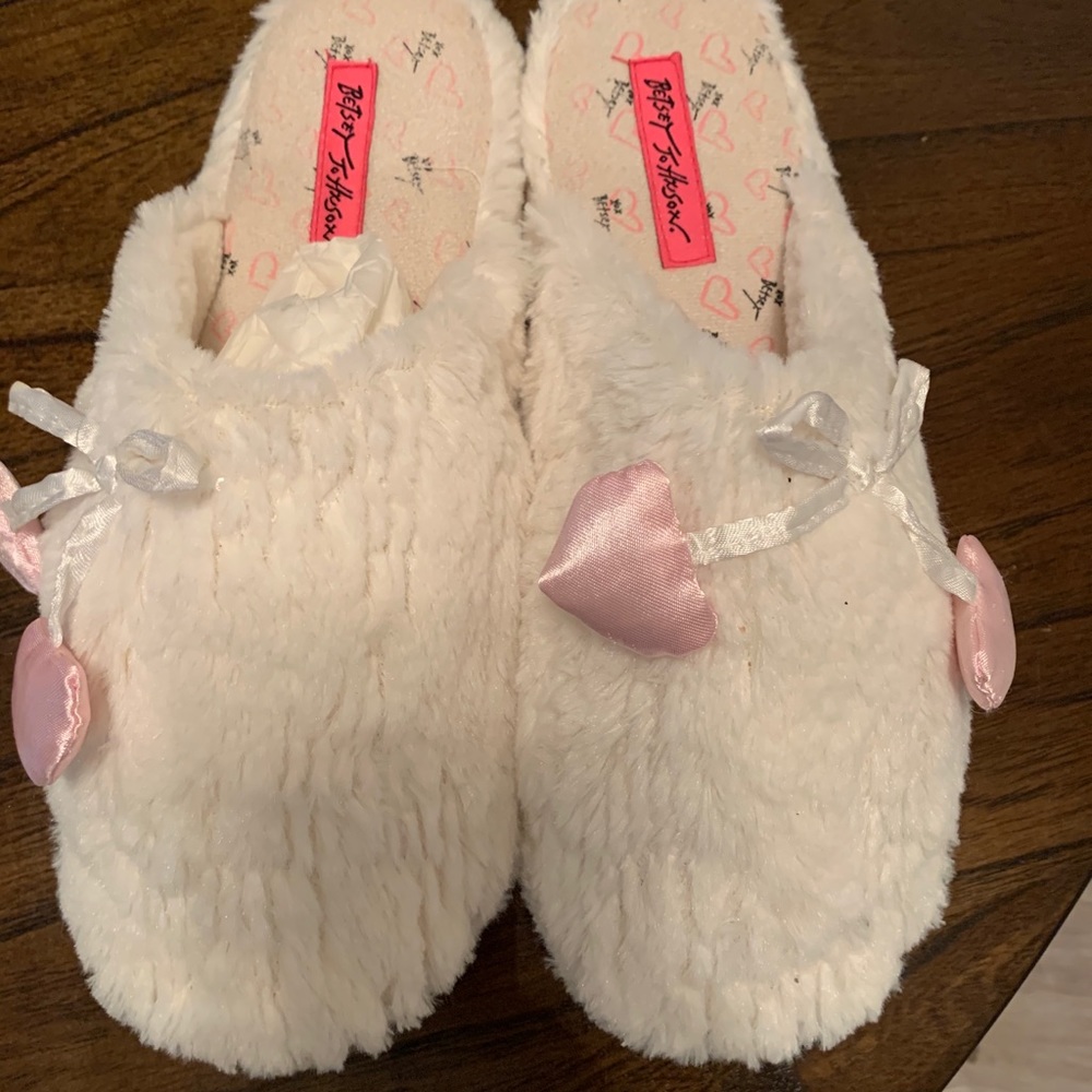 Betsy Johnson slippers